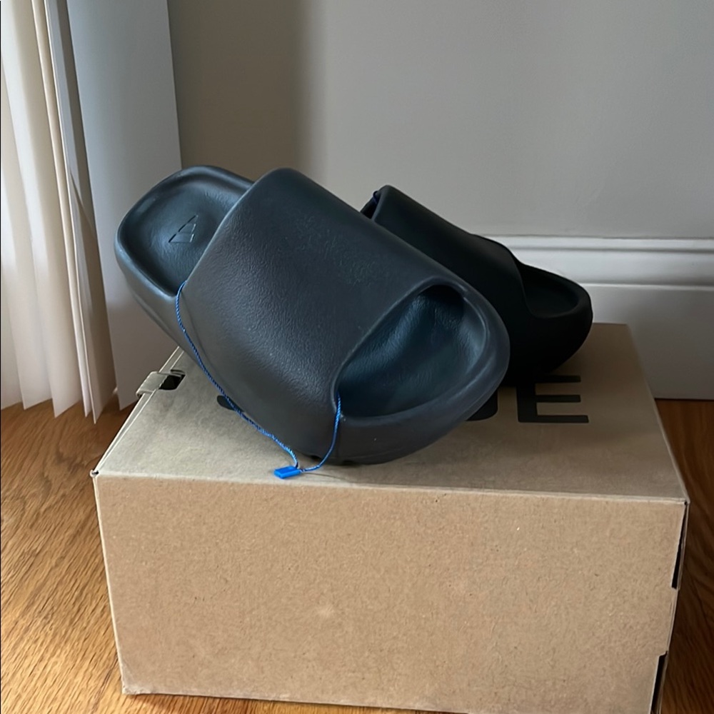 Yeezy Black Slide Sandals Minimalist Comfort